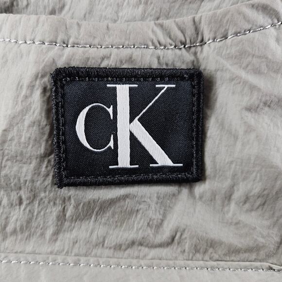 CALVIN KLEIN WOMEN'S GRAY CITY NYLON SHOULDER CROSSBODY BAG LIGHT 10"L x 5"H - Picture 4 of 16